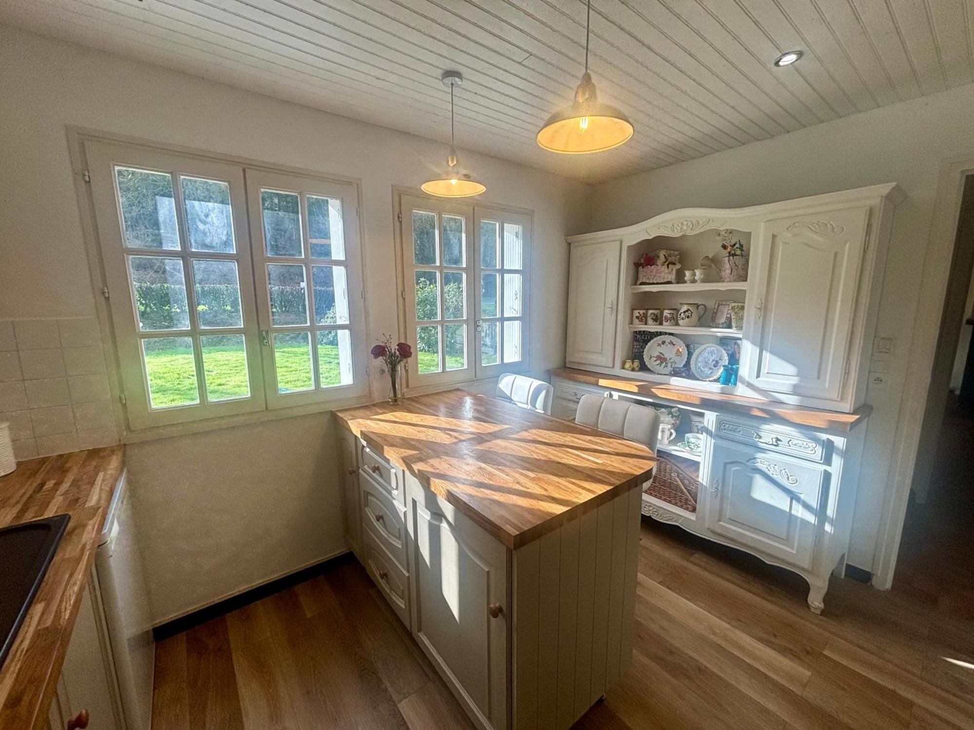 Fontaine Blanche River View, Large Patio & Garden In Central Brittany With Starlink Wifi Treffrin Exterior photo